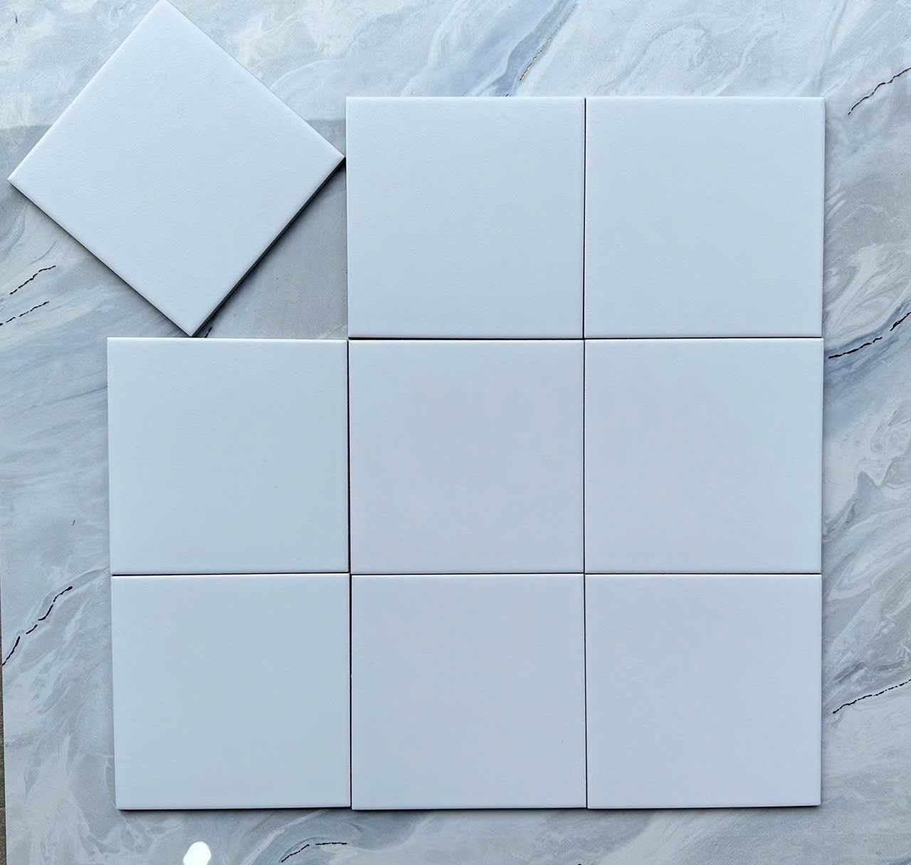 Gạch bông 20x20 màu trắng men mờ