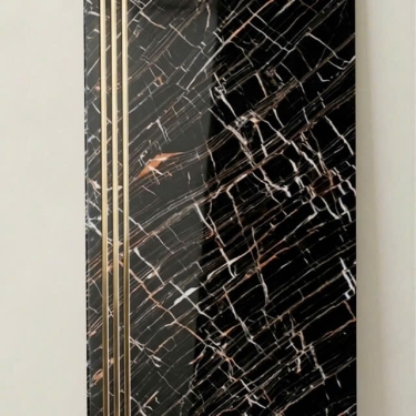 Gạch lát cầu thang đen vân đá nhũ vàng khắc kim 47x120cm