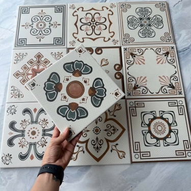 Gạch bông 20x20 màu kem hoạ tiết ngẫu nhiên trộn lẫn bề mặt mờ