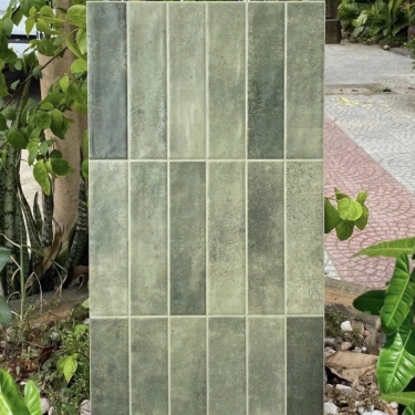 Gạch 30x60 giả thẻ chữ nhật màu xanh rêu hiệu ứng màu ngẫu nhiên bề mặt sóng
