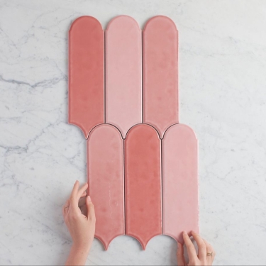 Gạch thẻ lông vũ màu hồng bề mặt bóng gợn sóng