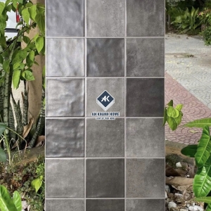 Gạch 30x60 giả thẻ vuông màu xám đen hiệu ứng màu ngẫu nhiên bề mặt sóng