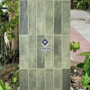 Gạch 30x60 giả thẻ chữ nhật màu xanh rêu hiệu ứng màu ngẫu nhiên bề mặt sóng