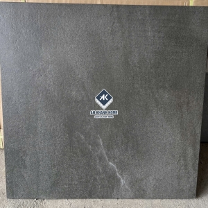 Gạch 60x60 đá đồng chất màu xám đậm đen vân đá bề mặt rustic nhám