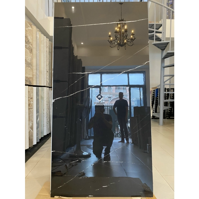 Gạch 80x160 đen bóng vân tia chớp Black Mequina siêu bóng