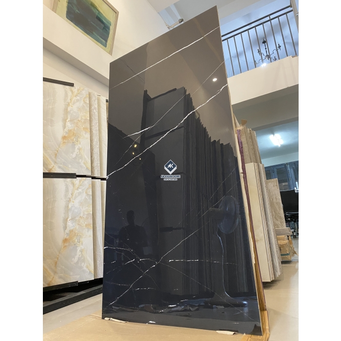 Gạch 80x160 đen bóng vân tia chớp Black Mequina siêu bóng