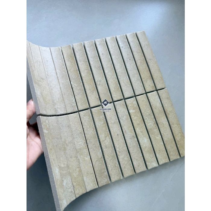 Gạch mosaic vân đá travertine màu kem mờ thanh lõm