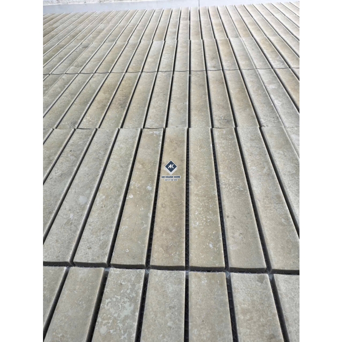 Gạch mosaic vân đá travertine màu kem mờ thanh lõm