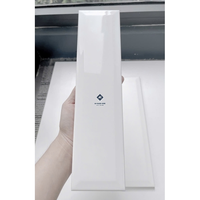 Gạch thẻ 75x300 cm trắng đen subway đơn sắc  bóng vát cạnh