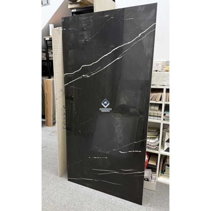 Gạch 80x160 đen bóng vân tia chớp Black Mequina siêu bóng