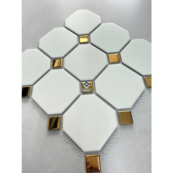 Gạch mosaic bát giá trắng điểm màu vàng mờ mịn